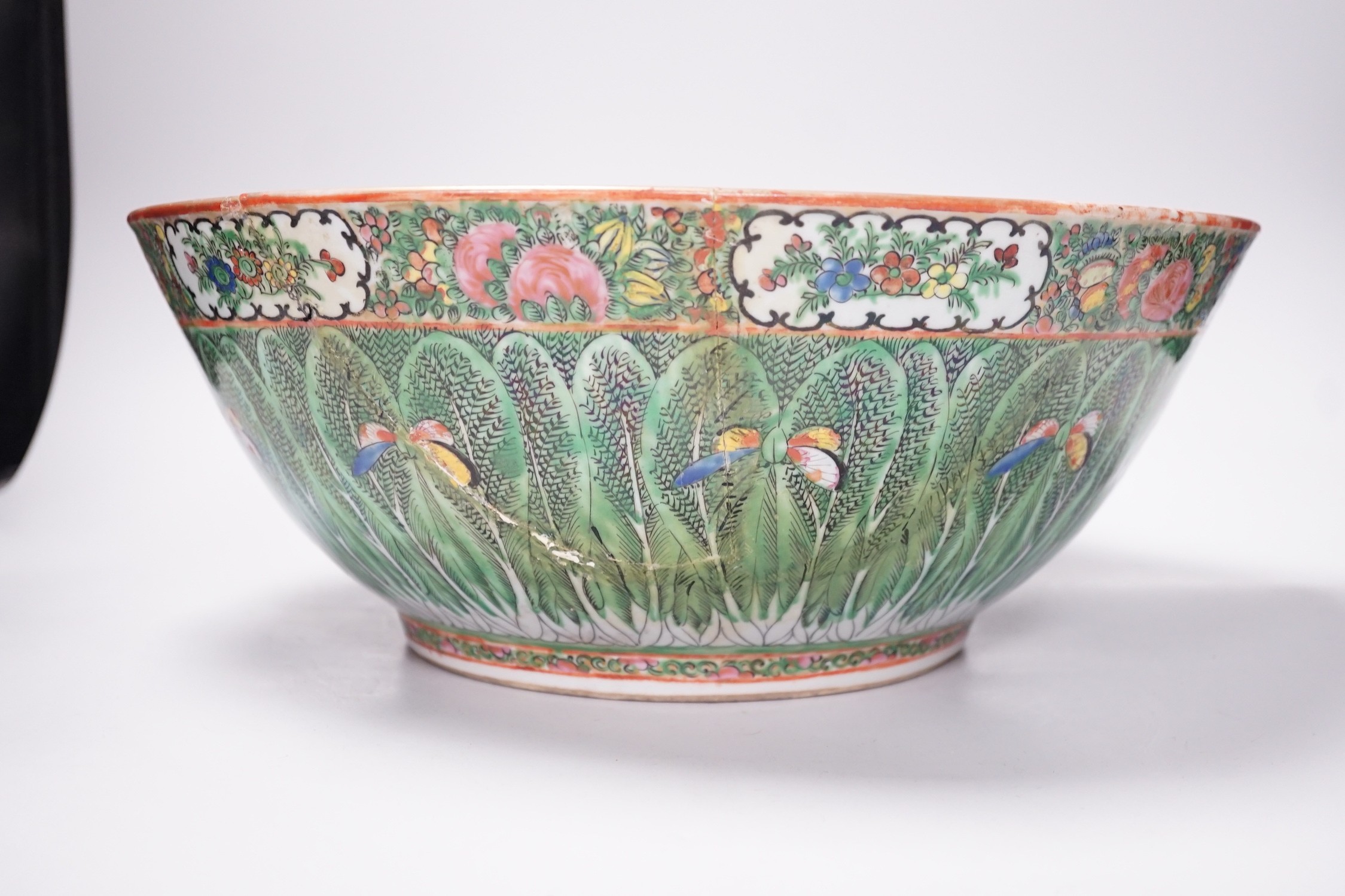 A large Chinese Canton famille rose ‘cabbage’ punch bowl, early 20th century, 37cm diameter